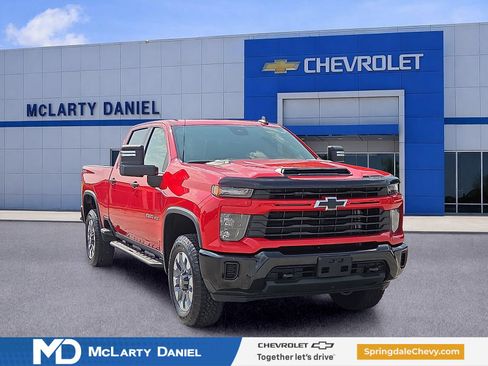 Used 2024 Chevrolet Silverado 2500 Custom w/ Custom Convenience Package AWD/4WD image 1