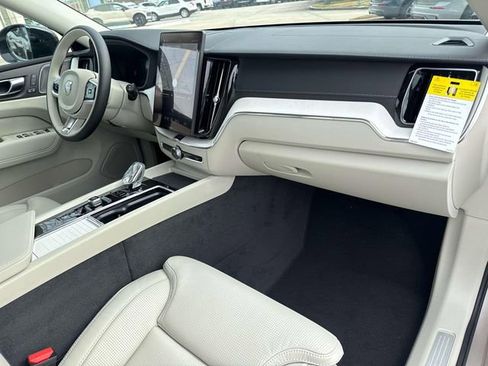 New 2026 Volvo XC60 B5 Ultra w/ Climate Package image 17
