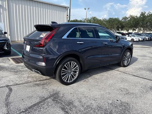 Used 2025 Cadillac XT4 Premium Luxury w/ Technology Package FWD image 5
