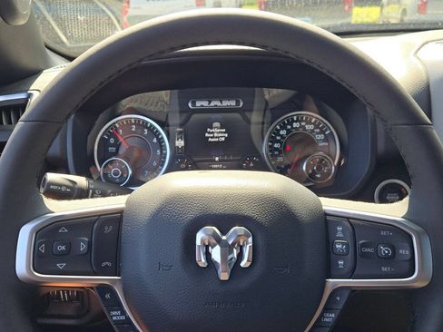 Used 2025 RAM 1500 Big Horn AWD/4WD image 36