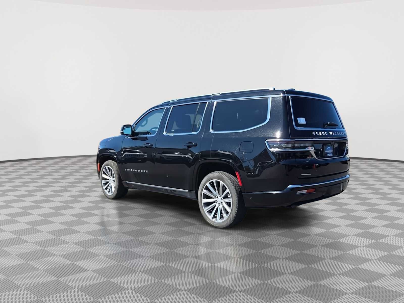 Used 2023 Jeep Grand Wagoneer 4WD w/ Convenience Group III image 6