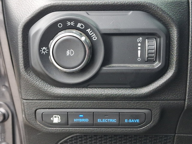 Used 2024 Jeep Wrangler Unlimited AWD/4WD image 9