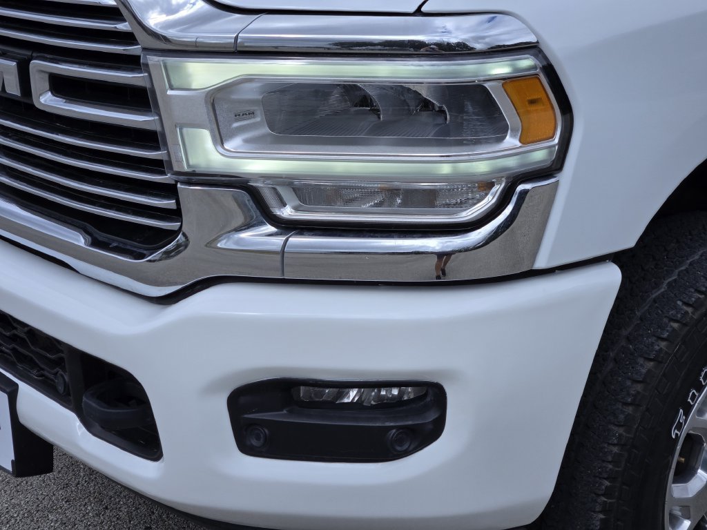 Used 2024 RAM 2500 Laramie AWD/4WD image 9