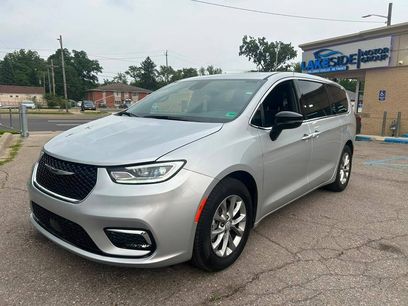 Used 2026 Chrysler Pacifica Limited