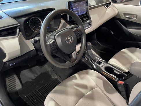 Used 2020 Toyota Corolla LE image 10