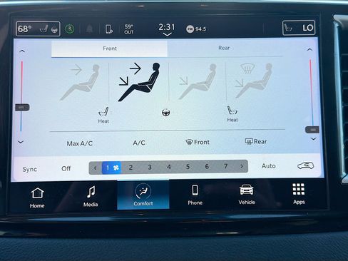 Used 2024 Chrysler Pacifica Touring-L image 32