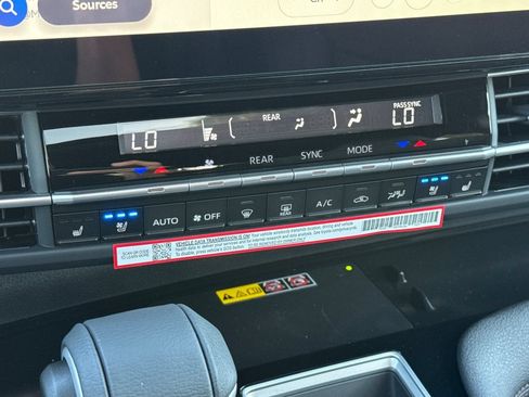 New 2026 Toyota Sienna Platinum AWD/4WD image 27