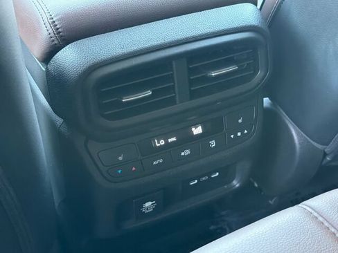 Used 2025 Honda Pilot Elite image 16