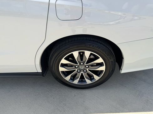 Certified 2024 Honda Odyssey EX-L image 32