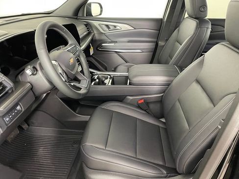New 2026 Chevrolet Traverse LT w/ Driver Confidence Package AWD/4WD image 2