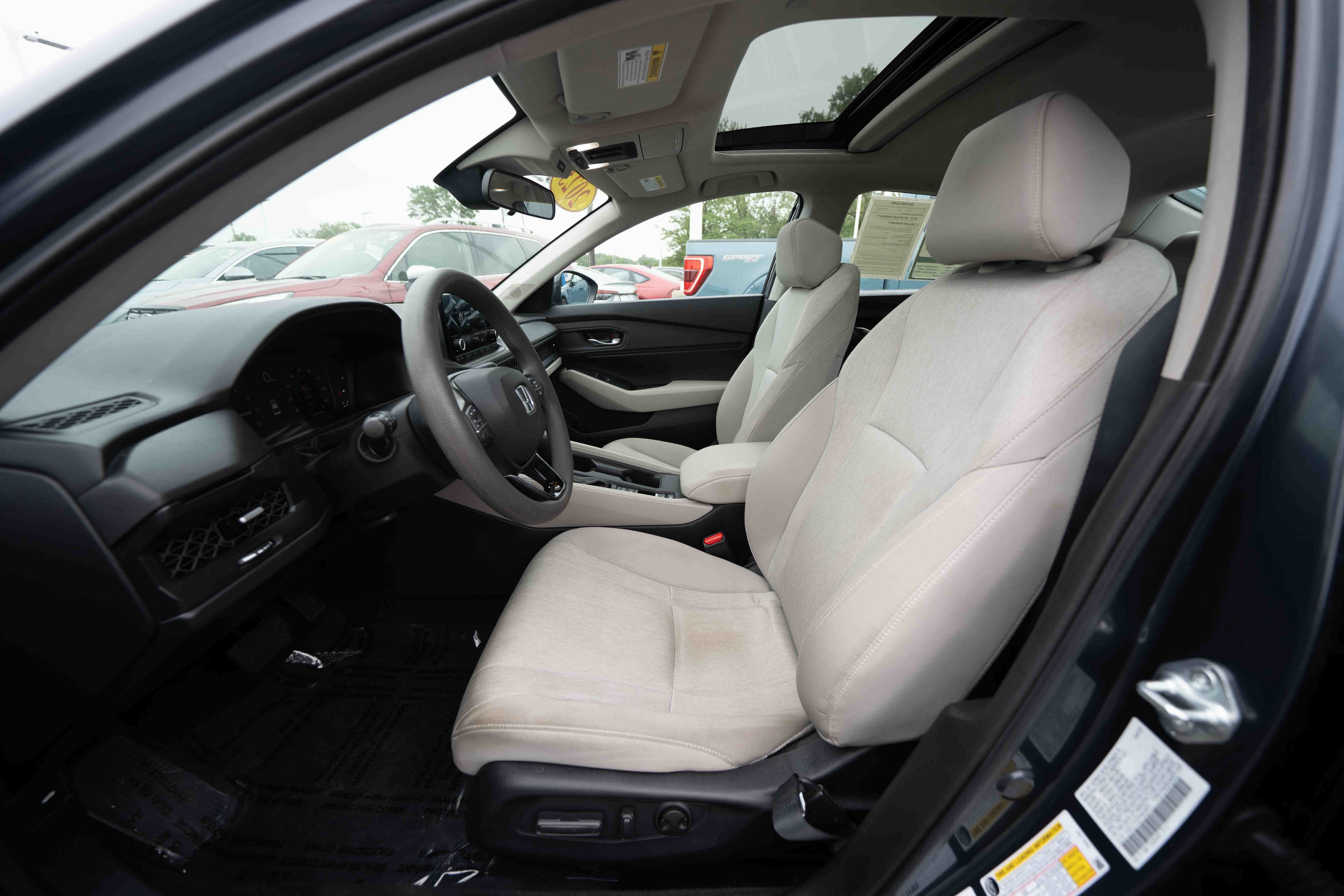 Certified 2023 Honda Accord EX image 9