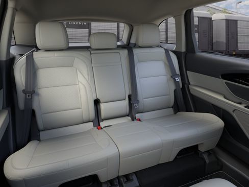 New 2026 Lincoln Nautilus Premier AWD/4WD image 11