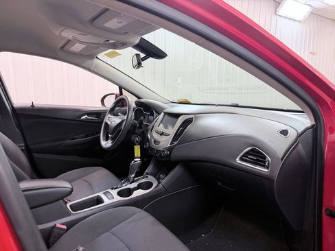Used 2017 Chevrolet Cruze LS FWD image 30