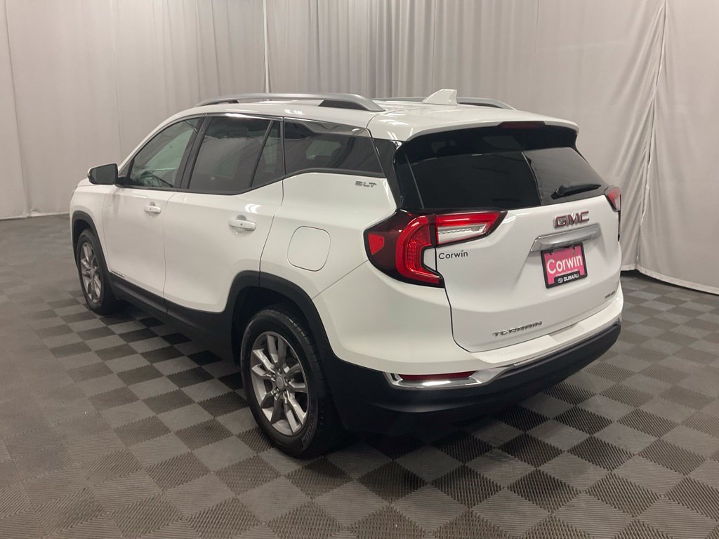 Used 2024 GMC Terrain SLT AWD/4WD image 8