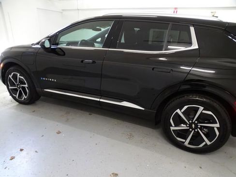 Used 2025 Chevrolet Equinox EV LT FWD image 16