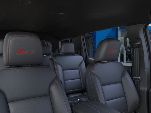 New 2025 Chevrolet Traverse Z71 w/ Enhanced Driving Package image 24