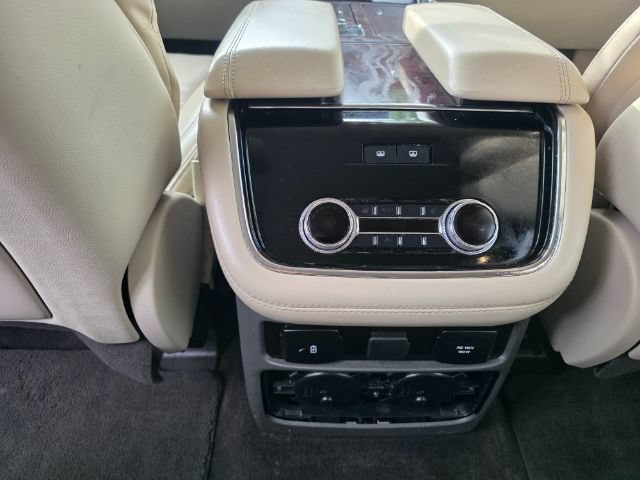 Used 2021 Lincoln Navigator Reserve w/ Luxury Package AWD/4WD image 11