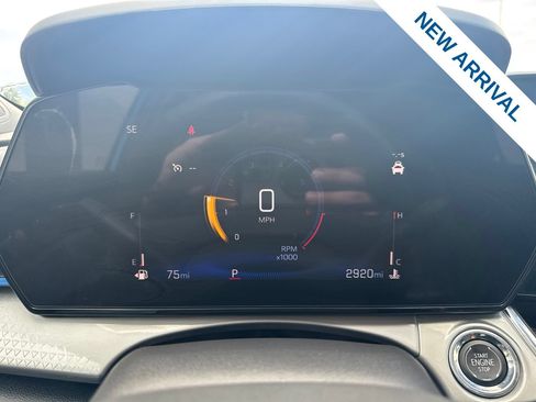 Used 2025 Chevrolet Trax LT w/ LT Convenience Package FWD image 23