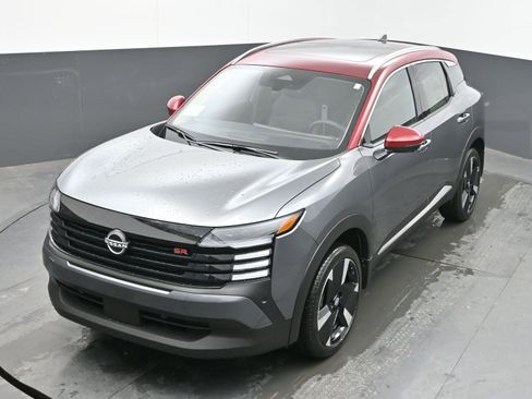 New 2026 Nissan Kicks SR w/ SR Premium Package FWD image 32