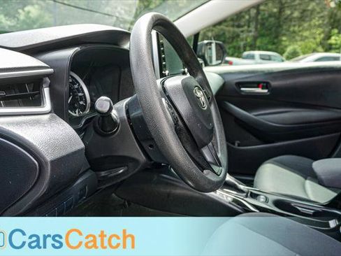 Used 2020 Toyota Corolla LE image 19