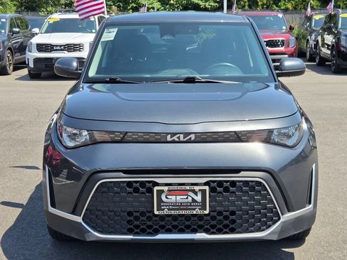 Used 2023 Kia Soul LX w/ Option Group 015 FWD image 2