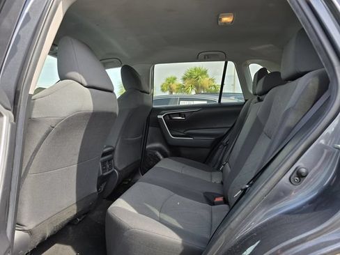 Used 2021 Toyota RAV4 XLE FWD image 13
