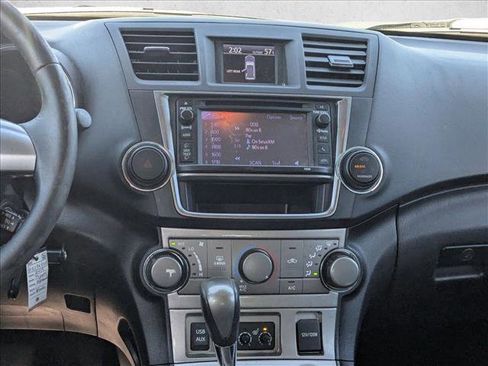 Used 2013 Toyota Highlander SE image 11