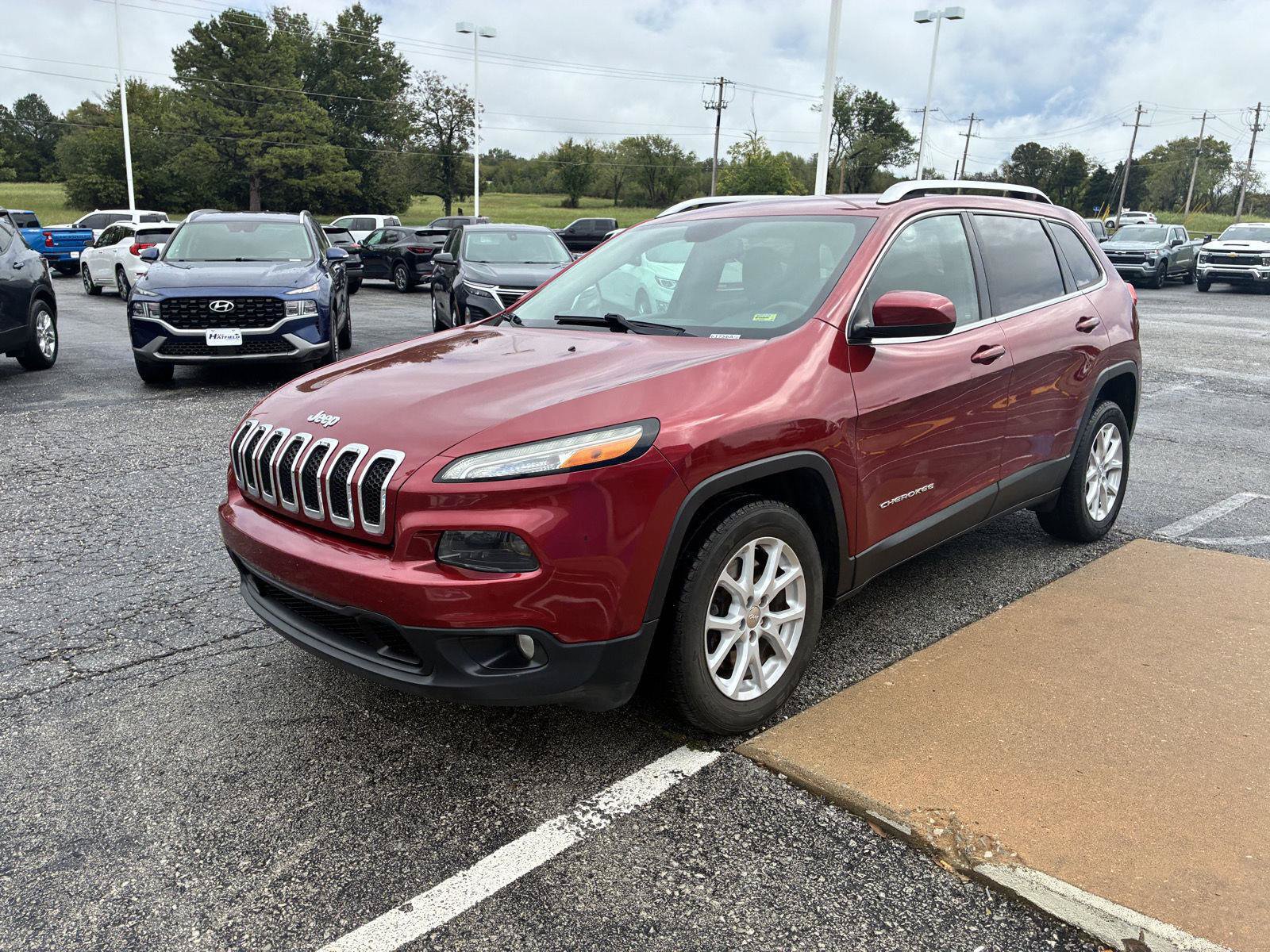 Used 2016 Jeep Cherokee Latitude w/ Comfort & Sound Group FWD image 4
