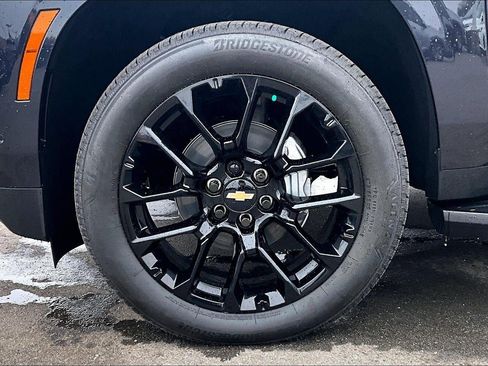 New 2026 Chevrolet Suburban Premier w/ Sun And Tow Package AWD/4WD image 10