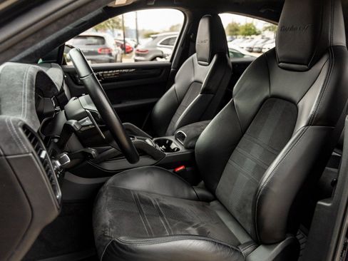 Certified 2022 Porsche Cayenne Turbo GT image 5