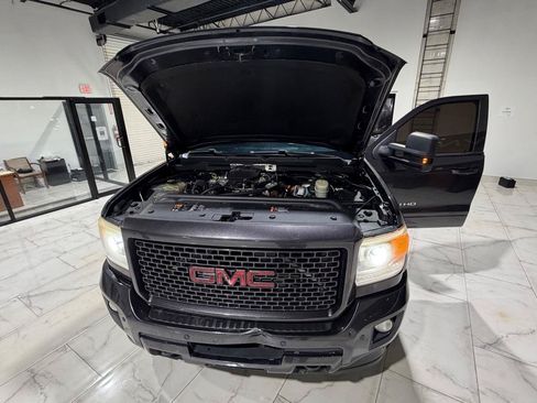 Used 2016 GMC Sierra 2500 Denali w/ Duramax Plus Package AWD/4WD image 4