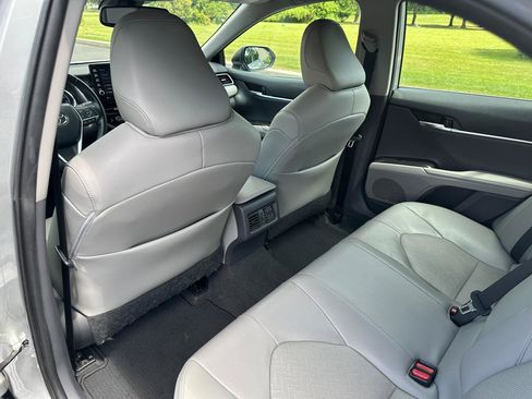 Used 2021 Toyota Camry XLE FWD image 16