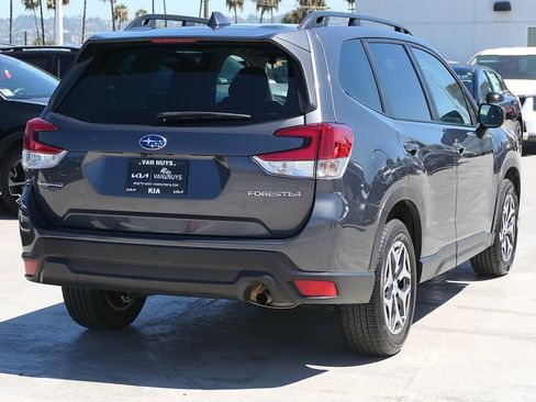Used 2023 Subaru Forester Premium AWD/4WD image 3