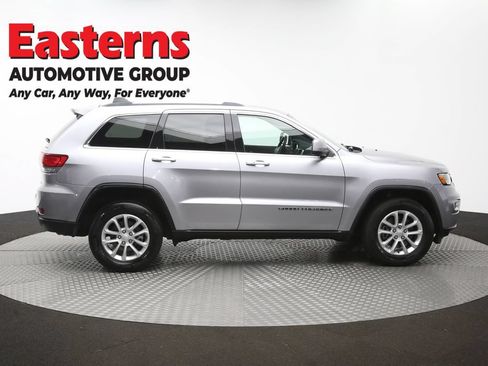 Used 2021 Jeep Grand Cherokee Laredo w/ Security & Convenience Group AWD/4WD image 47
