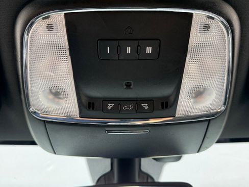 Used 2022 Jeep Grand Cherokee Laredo X image 33