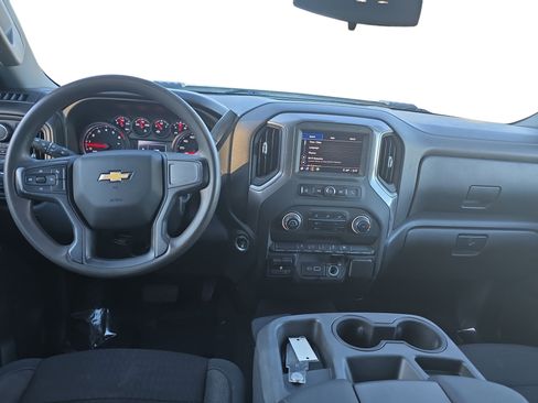 Used 2024 Chevrolet Silverado 2500 Custom w/ Custom Convenience Package image 9