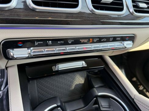 Used 2021 Mercedes-Benz GLS 450 4MATIC image 27