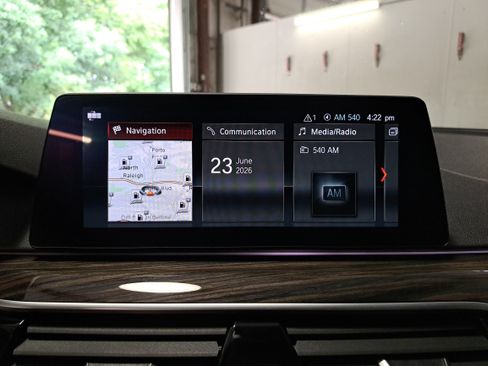 Used 2018 BMW 530i xDrive AWD/4WD image 23