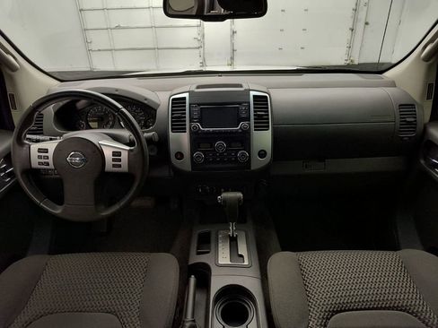 Used 2015 Nissan Frontier SV w/ SV Value Truck Package AWD/4WD image 13