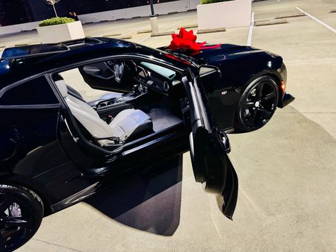 Used 2017 Chevrolet Camaro SS image 45