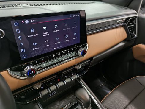 Used 2024 GMC Canyon AT4 w/ AT4 Premium Package image 12