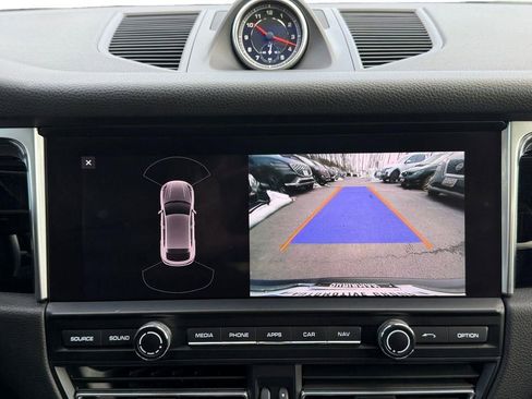 Used 2021 Porsche Macan image 20