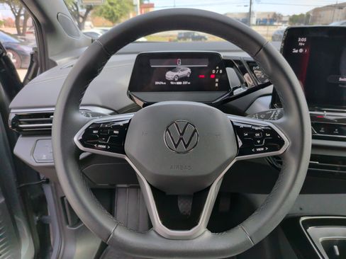 Used 2023 Volkswagen ID.4 Pro image 18