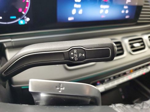 Used 2025 Mercedes-Benz GLS 450 4MATIC image 33