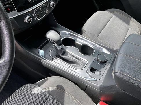 Used 2021 Chevrolet Traverse LS image 15