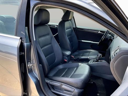 Used 2016 Volkswagen Jetta SEL w/ Lighting Package FWD image 9