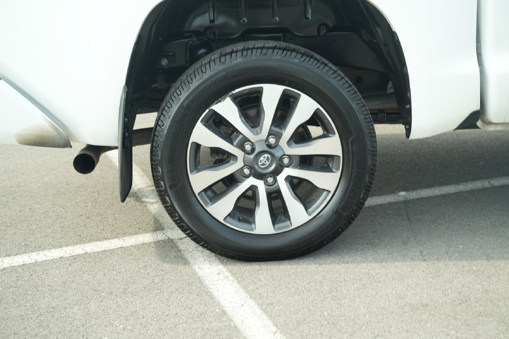 Used 2021 Toyota Tundra Limited w/ Limited Premium Package AWD/4WD image 48