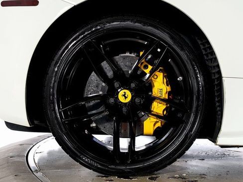 Used 2019 Ferrari 488 Spider image 19