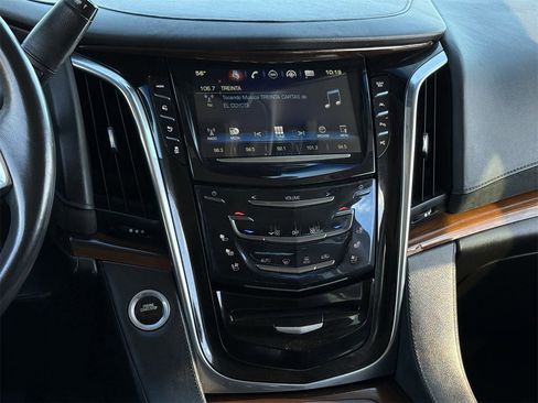 Used 2017 Cadillac Escalade Premium Luxury image 16