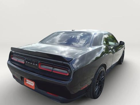Used 2020 Dodge Challenger R/T RWD image 8